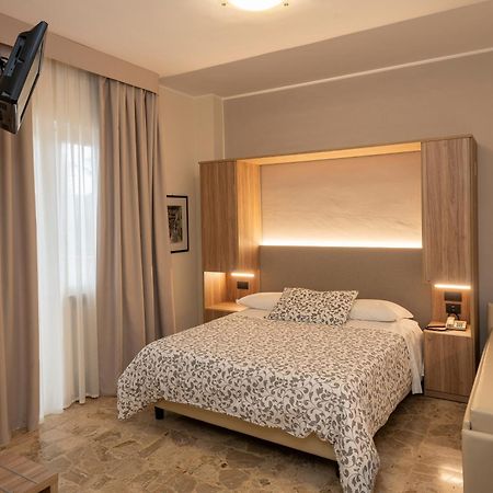 Hotel La Rotonda Cepagatti Kültér fotó