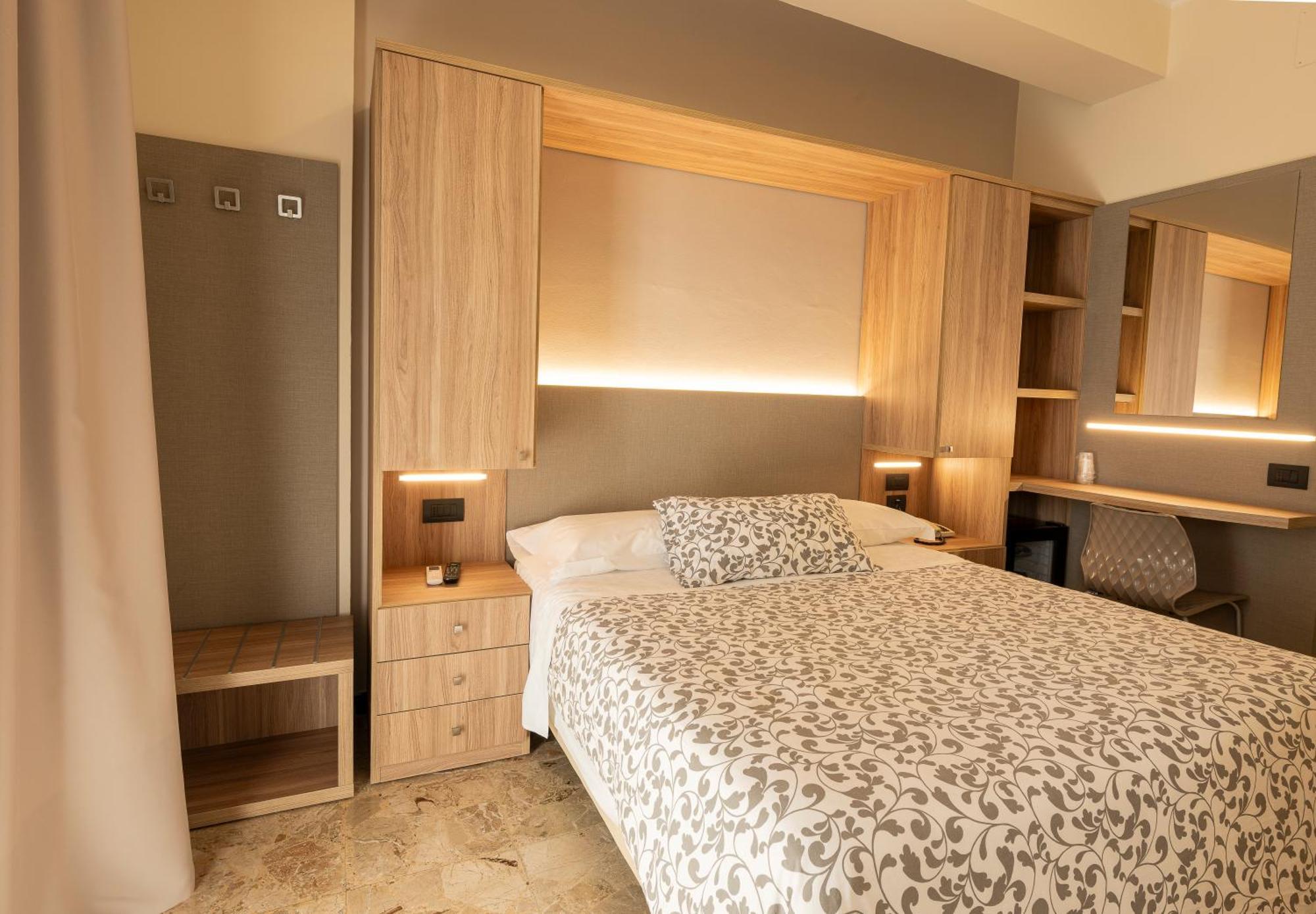 Hotel La Rotonda Cepagatti Kültér fotó