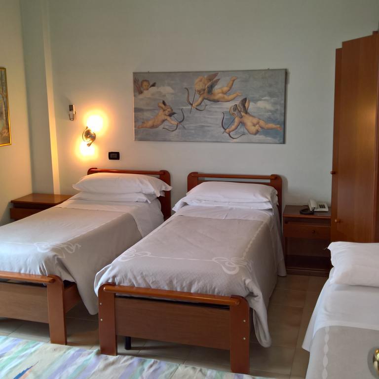 Hotel La Rotonda Cepagatti Kültér fotó